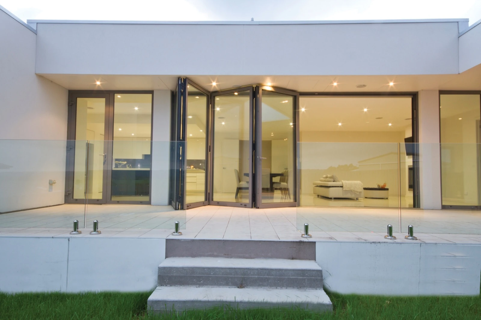 Reynaers ConceptFolding 68 aluminum bifold door – aluminum bifold doors featured on Aluminum Bifold Doors & Folding Glass Walls