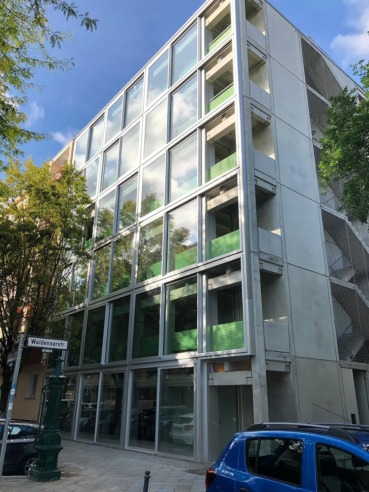 Multi-story aluminum glass façade on a commercial building – aluminum project reference featured on Projects & References | Custom Aluminum Windows