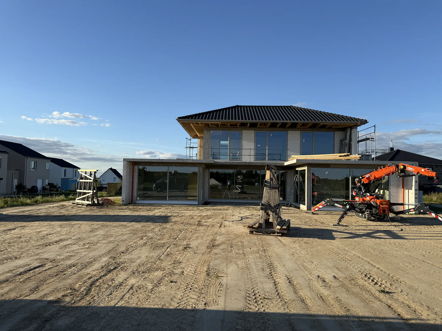 Large-format custom aluminum windows in a private villa during – aluminum project reference featured on Projects & References | Custom Aluminum Windows